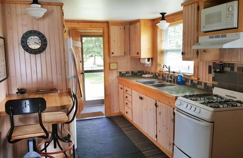Levering Cottage | Cozy Cabin with Amazing Sunsets