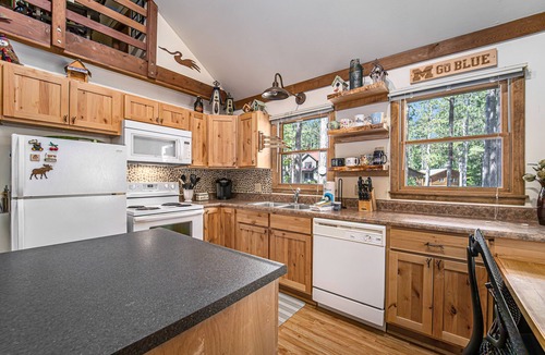Thompsonville Cottage | Cozy cabin with firepit, woodstove, loft, WiFi, & W/D - walk to lifts