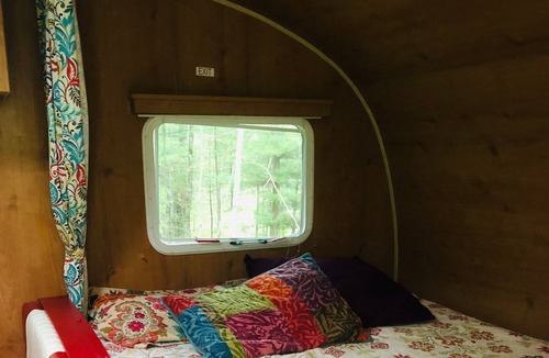 Williamsburg House | Cozy Camper in the North Woods near the Beaches of Lake Michigan