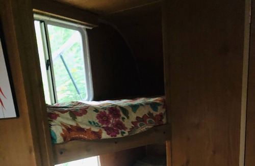 Williamsburg House | Cozy Camper in the North Woods near the Beaches of Lake Michigan