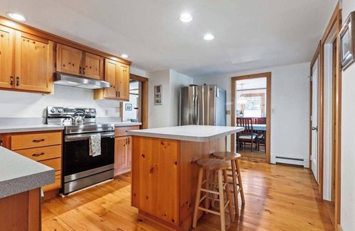 Dennis Port House | Cozy Cape cottage, with heat & AC, <5 mins to Haigis Beach