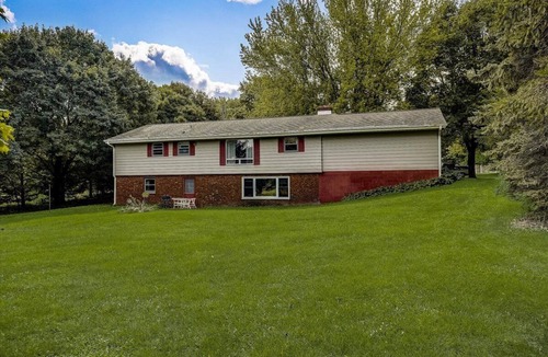 Cedarburg House | Cozy Cedarburg Country-Side House