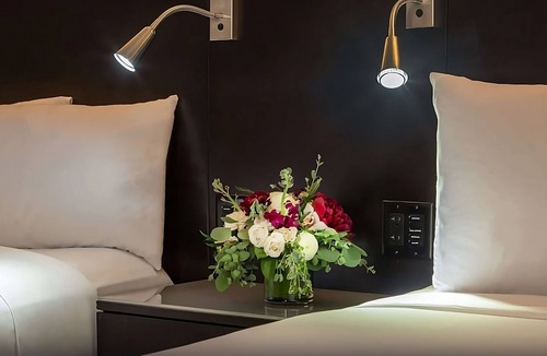 East Cambridge Hotel | Cozy central Cambridge Stay w/Pool Under Glass Atrium & City Views