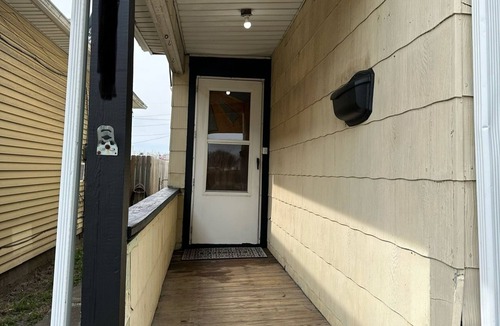 Downtown Toledo House | Cozy & Centrally Located - Your Glass City Retreat!