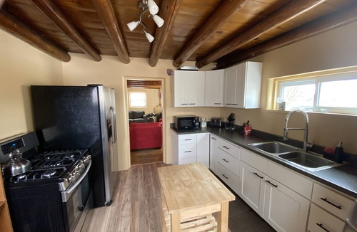 Monte Vista House | Cozy/Charming home