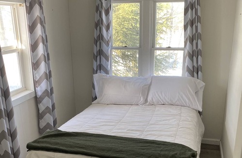 Rodney Cottage | Cozy Chippewa Lake Cottage With Shared Lake Access