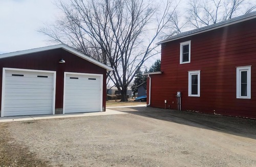 Norwood House | Cozy, convenient, pet friendly, wifi, covered porch, firepit & yard! Sleeps 6