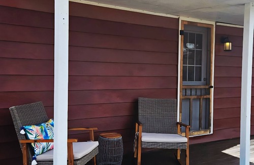 Norwood House | Cozy, convenient, pet friendly, wifi, covered porch, firepit & yard! Sleeps 6