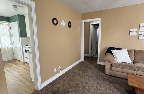 Mandan House | Cozy Cottage 2-Bedroom w/Free Parking