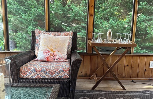 Kenyon House | Cozy Cottage by the Sea with SK Beach Passes!