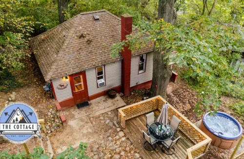 Solon Township House | Cozy Cottage Getaway - $0 Cleaning Fee!