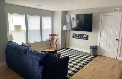 Leitchfield House | Cozy cottage home 2 bedroom 1 bath