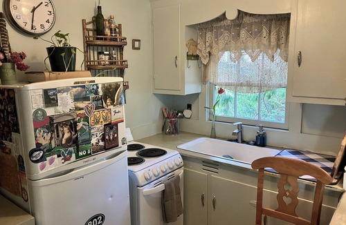 Oak Bluffs Cottage | Cozy Cottage in Oak Bluffs - Close to town and beach!