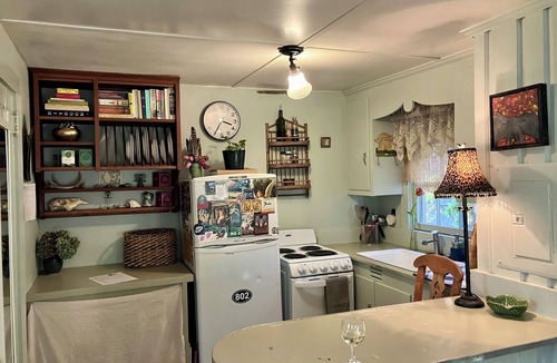 Oak Bluffs Cottage | Cozy Cottage in Oak Bluffs - Close to town and beach!