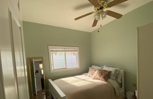 Higgins Lake Cabin | Cozy Cottage near Higgings Lake