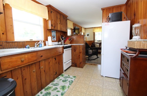 Orleans Cottage | Cozy Cottage Near Rock Harbor (2223)