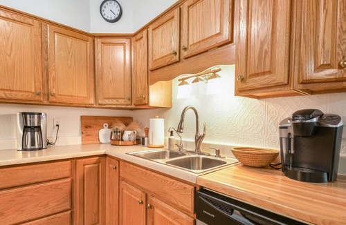 Rome City Cottage | Cozy cottage nestled on a beautiful all sports and fishing lake!