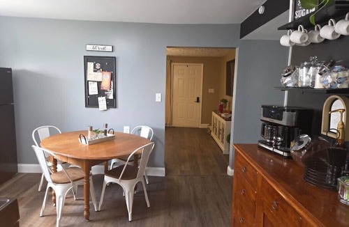 Wilmington House | Cozy Cottage on Linden