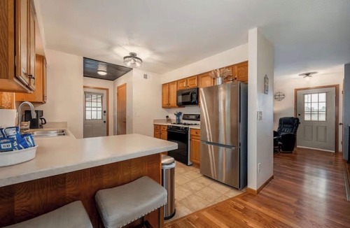 Cohasset House | Cozy Cottage on Mississippi River. 2 acre yard.