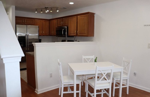 Fern Creek House | Cozy Cottage on Williamsborough Ln near to Churchill Downs.