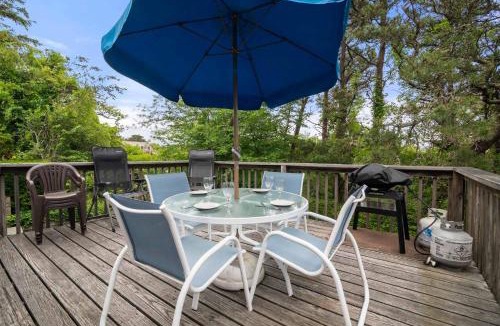 East Orleans House | Cozy Cottage Walk to Nauset Beach