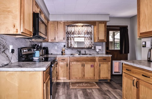 Minocqua Cottage | Cozy Cottage: Year-Round Adventure Base