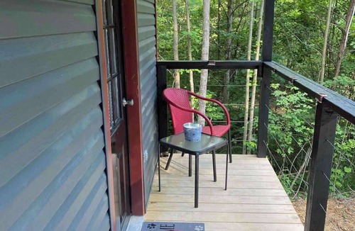 Primrose Cabin | Cozy Couples/Climbing Getaway in Heart of RRG!