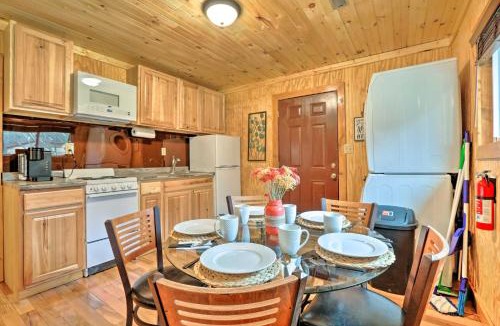 Beattyville House | Cozy Creekside Cabin ~ 24 Mi to Red River!