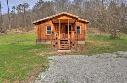 Beattyville House | Cozy Creekside Cabin ~ 24 Mi to Red River!