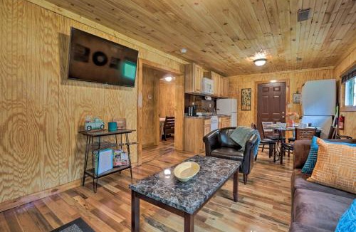 Beattyville House | Cozy Creekside Cabin ~ 24 Mi to Red River!