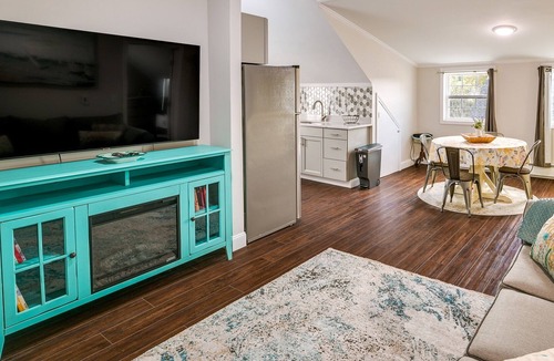 Woburn Apartment | Cozy Downtown Woburn Rental w/ Walkable Location!