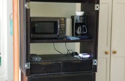 Aurora Apartment | Cozy Efficiency on South Hogan Creek w/fireplace unit & large walk-in closet.