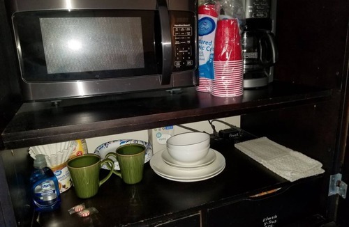 Aurora Apartment | Cozy Efficiency on South Hogan Creek w/fireplace unit & large walk-in closet.