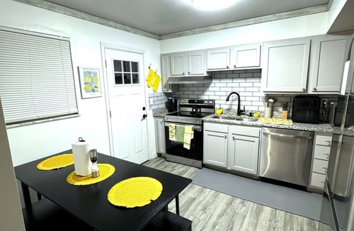 Forest Park House | Cozy Family Getaway 3BR w Game Room & Fenced Backyard