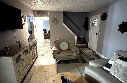 Forest Park House | Cozy Family Getaway 3BR w Game Room & Fenced Backyard