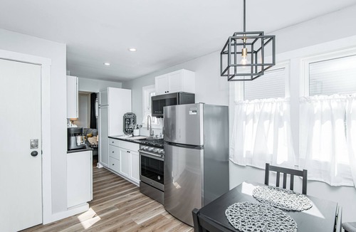 Slatterly Park House | Cozy Fully Furnished House close to downtown Rochester Hospitals and Clinics