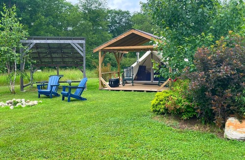 Turner Cabin | Cozy Glamping Tent at Farm Stay in Maine