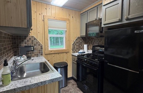 Lake Shore Apartment | Cozy Gull Lake Getaway
