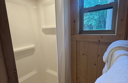 Lake Shore Apartment | Cozy Gull Lake Getaway