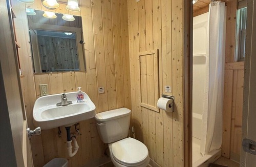 Lake Shore Apartment | Cozy Gull Lake Getaway