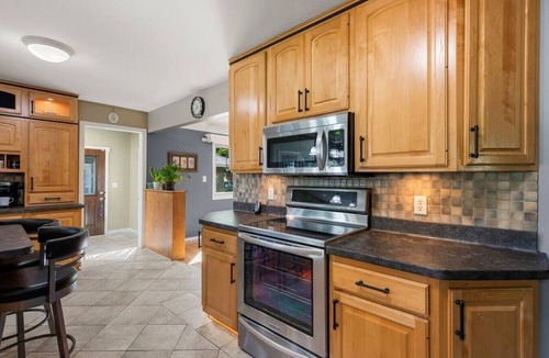 Burnsville House | Cozy Home | 20min->MSP | Dogs