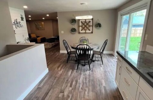 Green Bay House | Cozy Home .5 miles from Lambeau Field