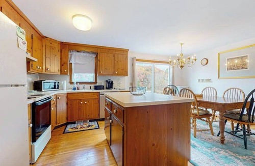 East Orleans House | Cozy home close to the beach with deck, porch, W/D, & foosball table