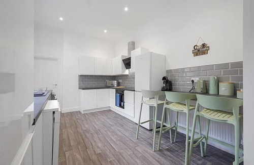 Sunderland Apartment | Cozy Home in Avenue Terrace, Sleeps 8