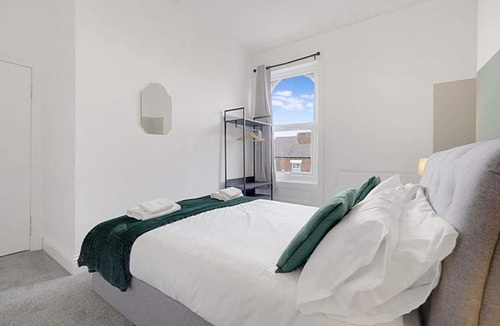 Sunderland Apartment | Cozy Home in Avenue Terrace, Sleeps 8