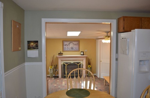Castle Rock House | Cozy Home Jetted Tub, Fenced Yard, Greenhouse, 30-day min. 6wk & 12wk discounts