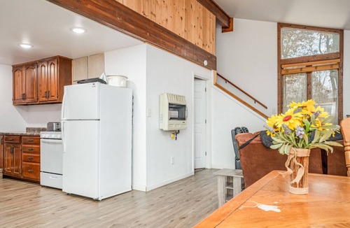 Au Gres Apartment | Cozy Home on Lake Huron I