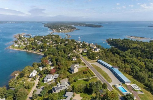 Mid-Coast and Islands Hotel | Cozy hotel suite in lovely Harpswell with AC, WiFi