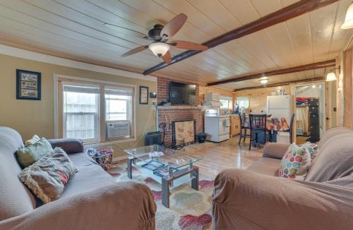 Houghton Lake House | Cozy Houghton Lake Vacation Rental w/Fireplace!