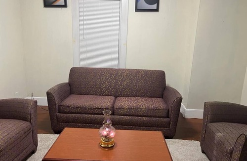 South Lowell House | Cozy house close to Lowell General Hospital and UMass.